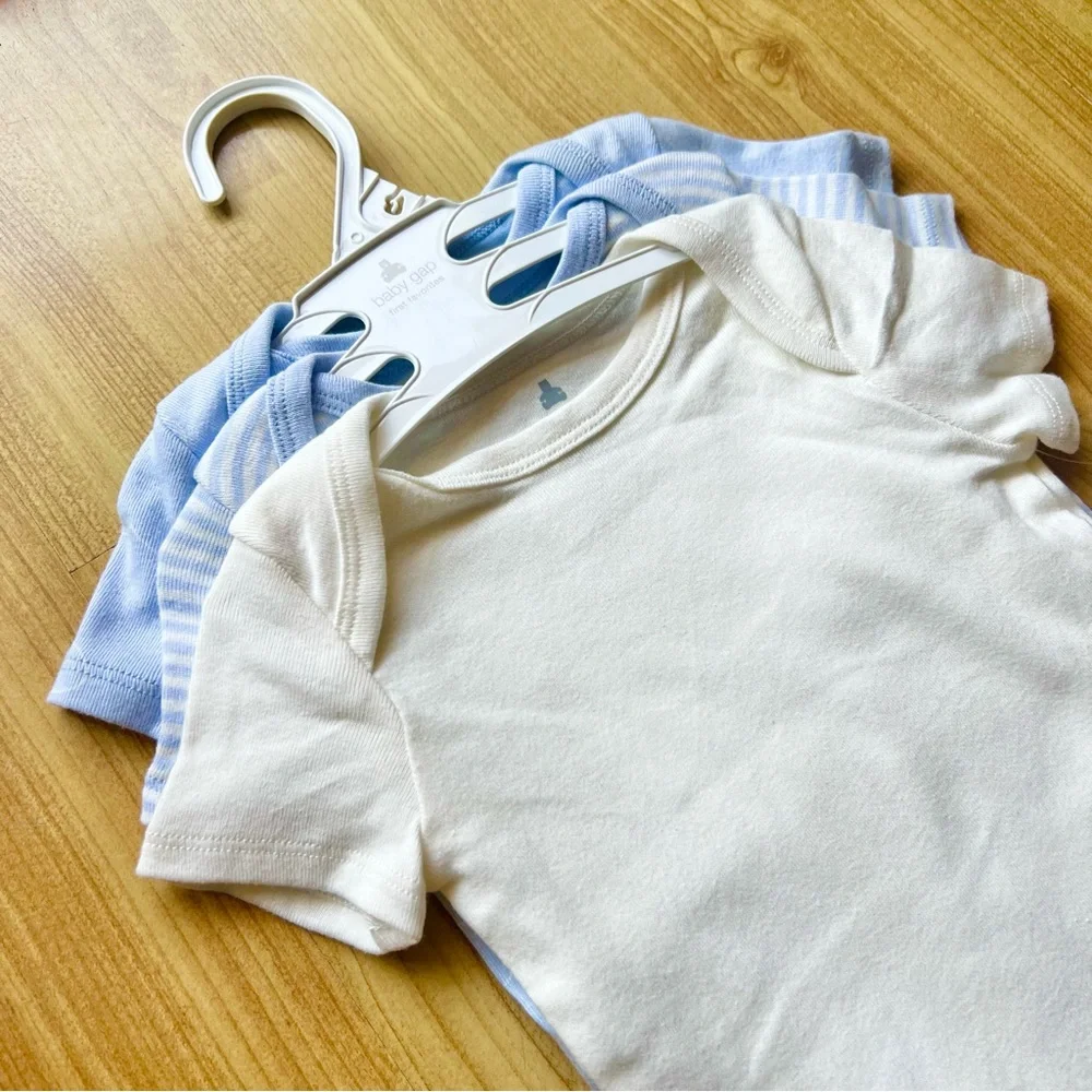 Gap baby bodysuit set